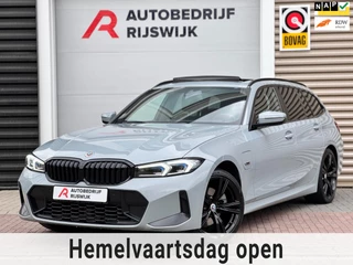 BMW 3-serie Touring 330e xDrive Pano/Trekhaak/Camera