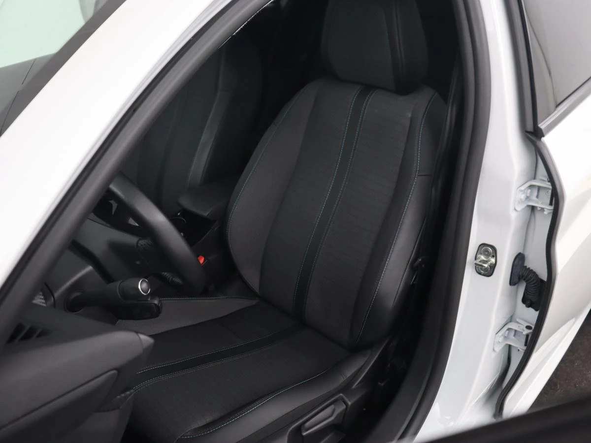 Hoofdafbeelding Peugeot e-208