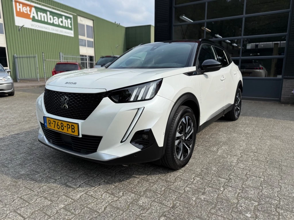 Hoofdafbeelding Peugeot e-2008