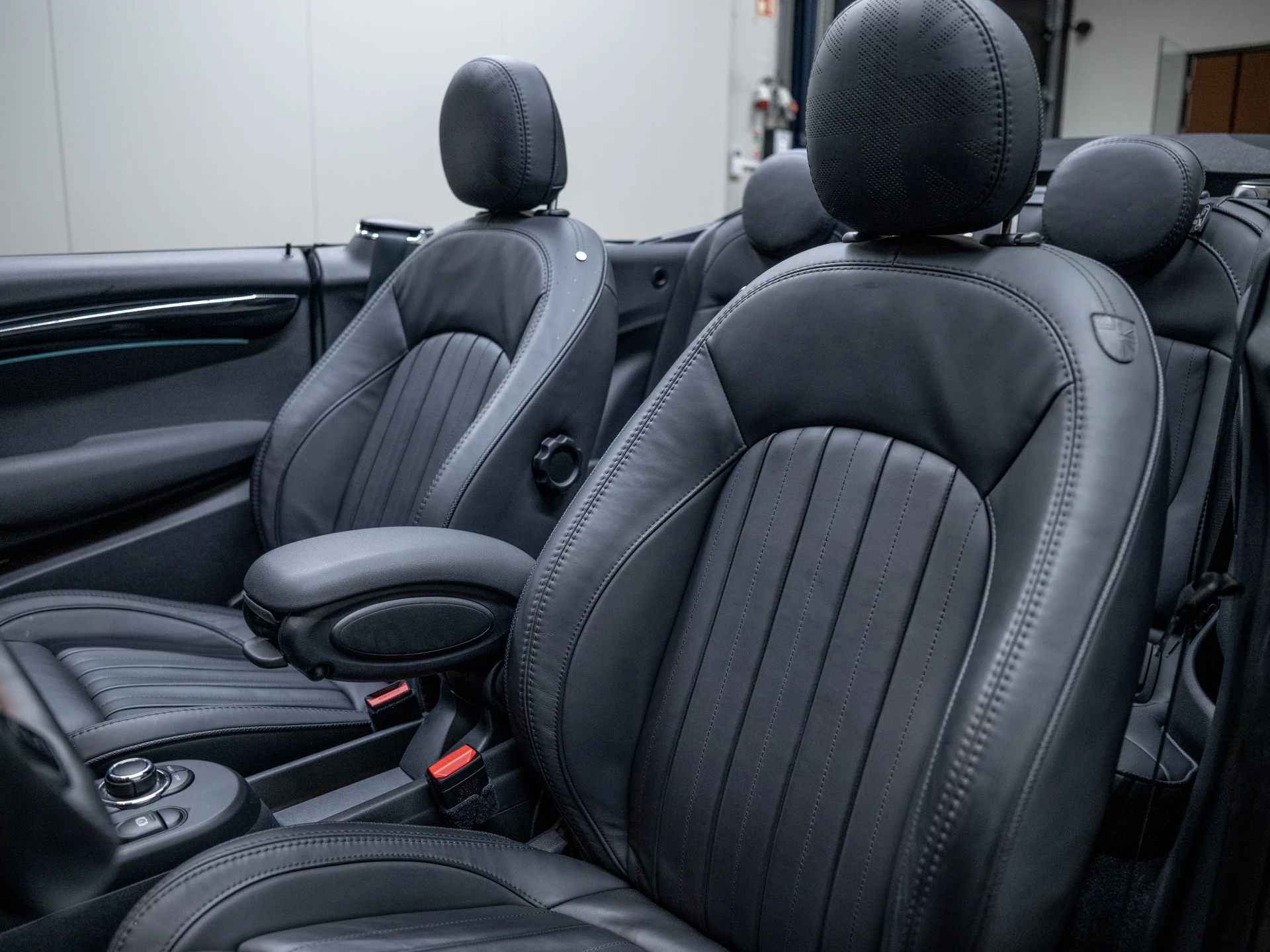 Hoofdafbeelding MINI Cabrio