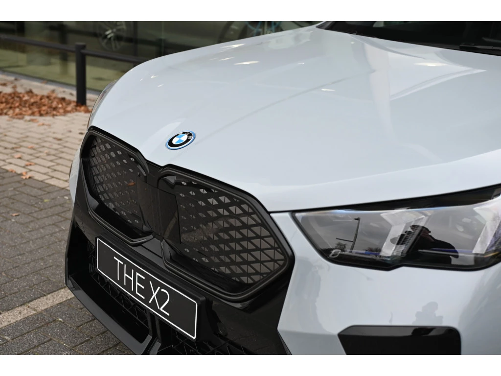 Hoofdafbeelding BMW iX2