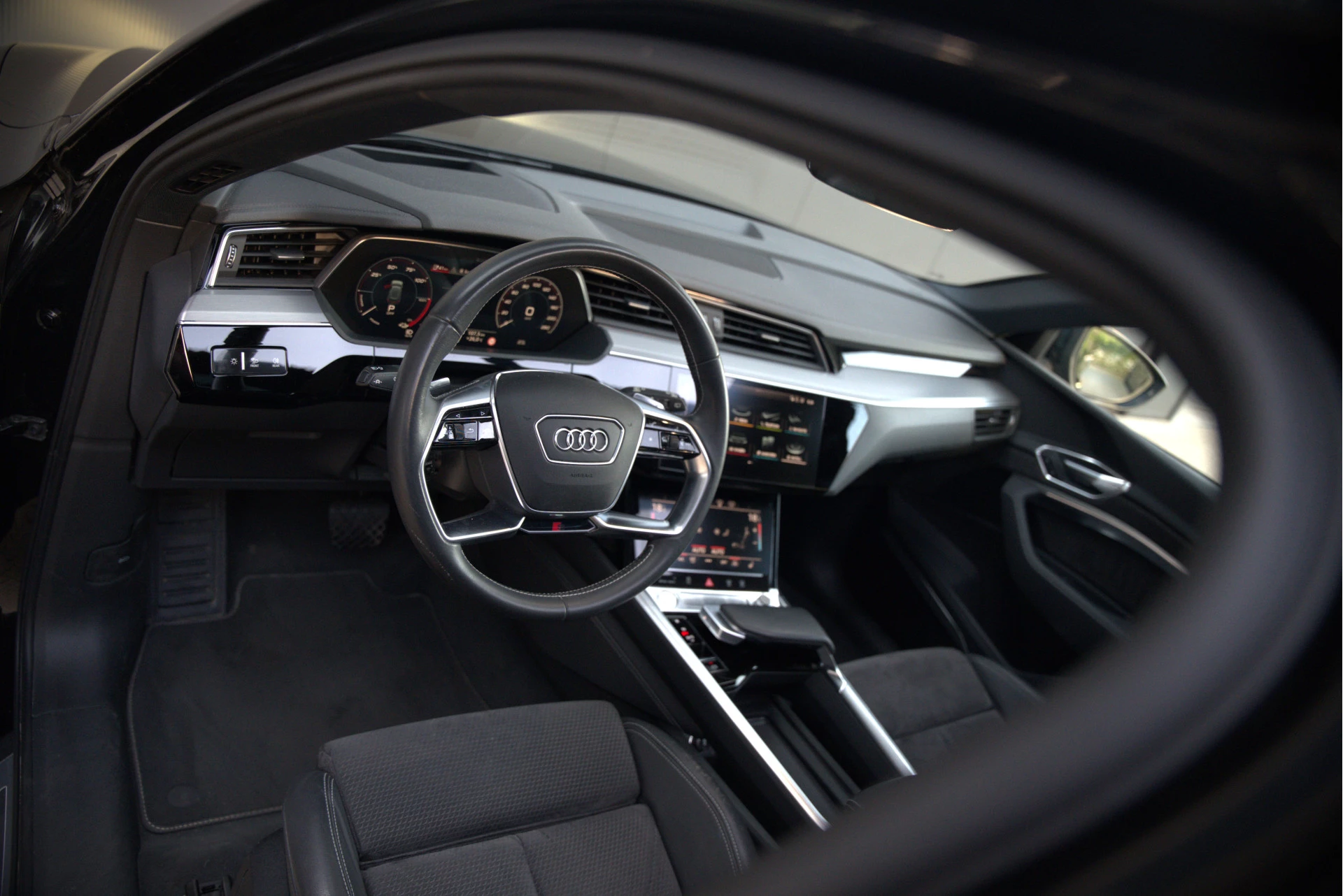 Hoofdafbeelding Audi e-tron