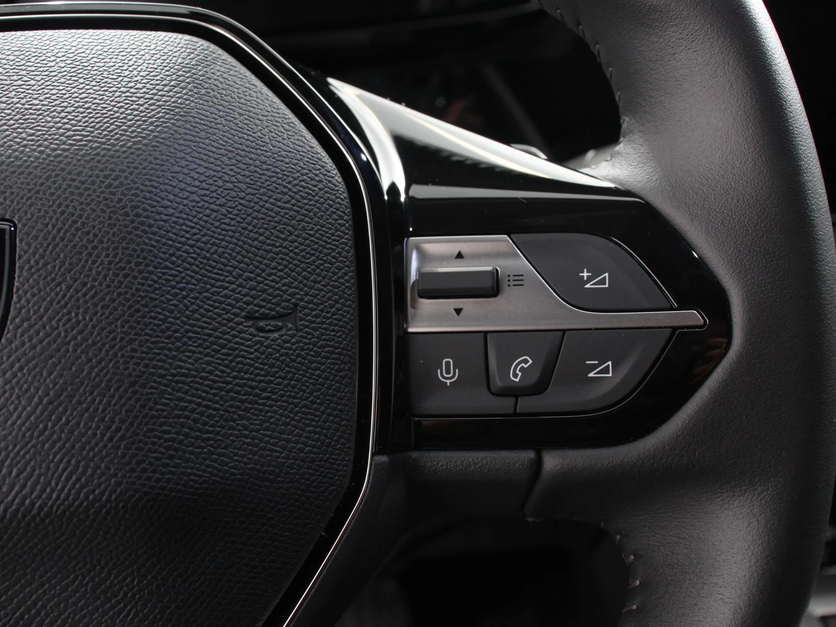 Hoofdafbeelding Peugeot 408