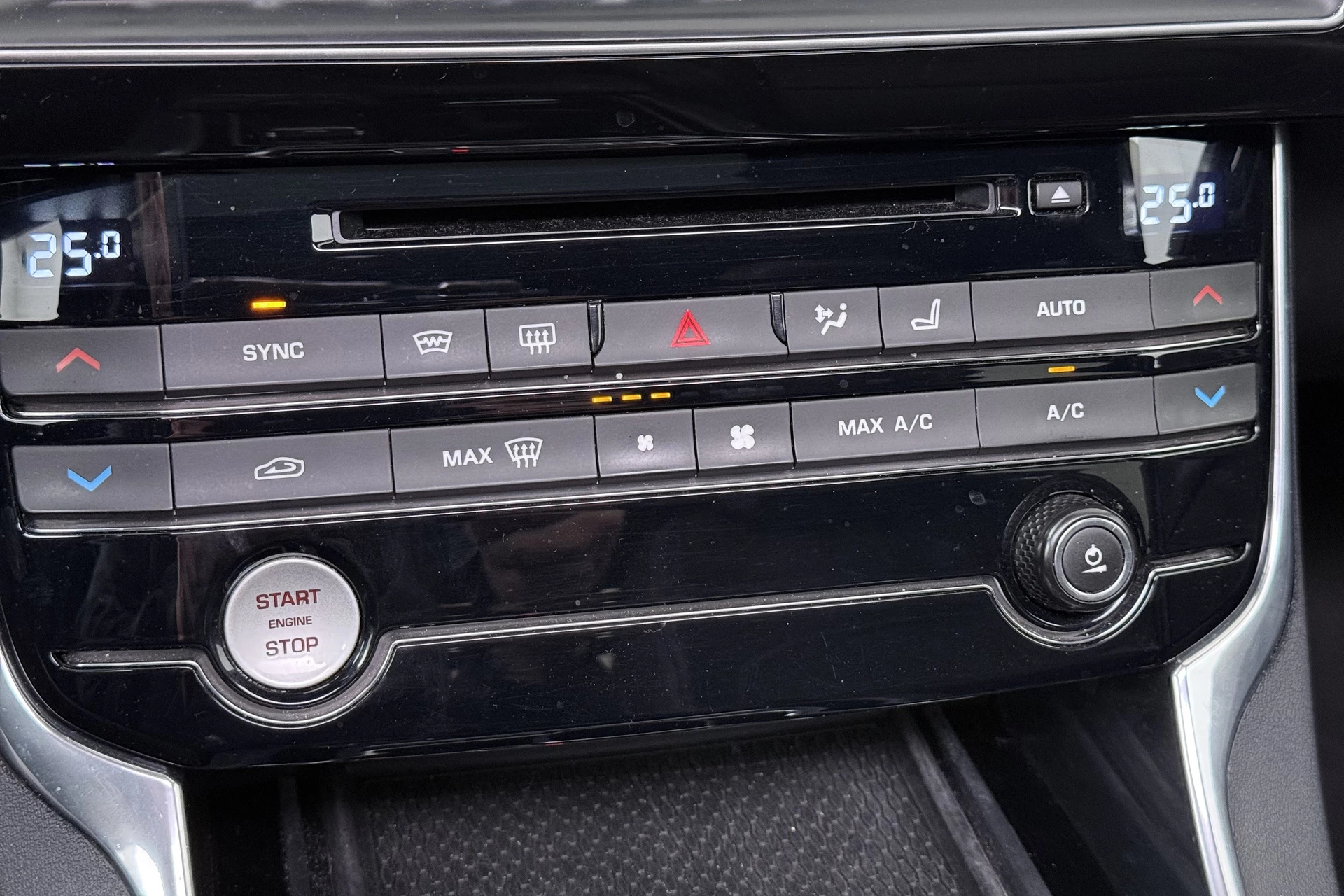 Hoofdafbeelding Jaguar XE