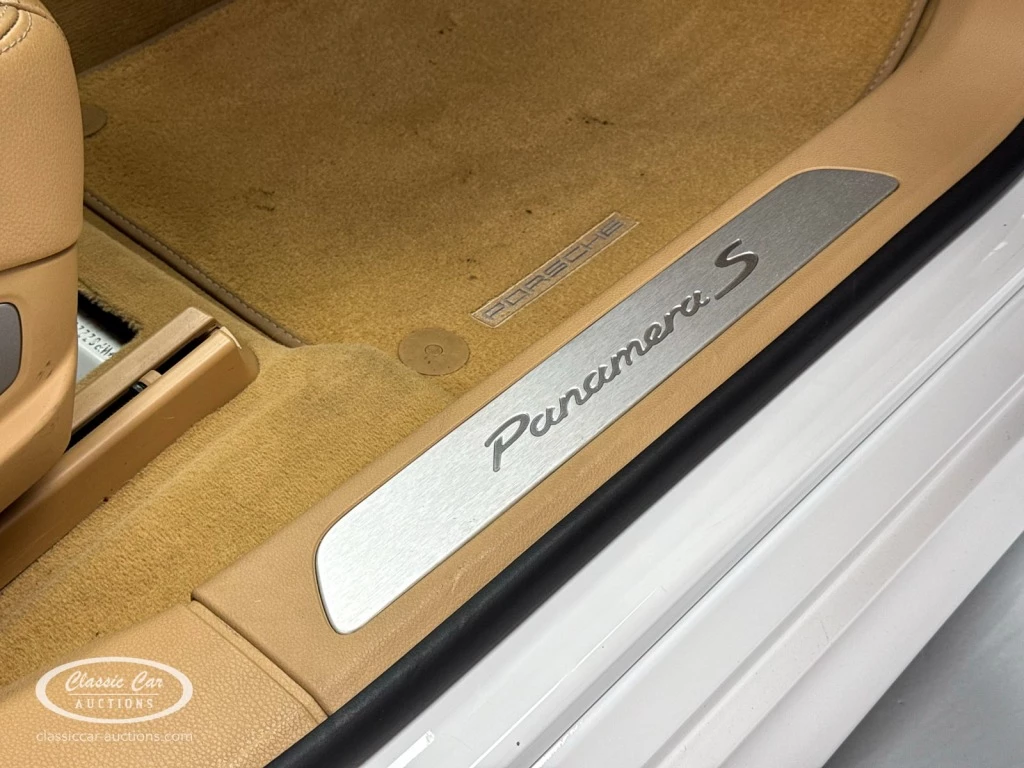 Hoofdafbeelding Porsche Panamera