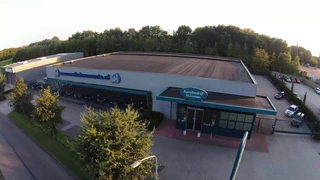 Volvo XC40 1.5 T4 155kW/211pk DCT7 Plug-in hybrid Ultimate Bright PANORAMADAK + HARMAN/KARDON + EL.TREKHAAK + ADAPT.CRUISE + MATRIX LED + LANE ASSIST + LEER/ALCANTARA + STOEL-&STUURVERWARMING + CAMERA + BLIS + EL.STOELEN + PARKSENSOREN V&A + 19" LM-VELGEN!!