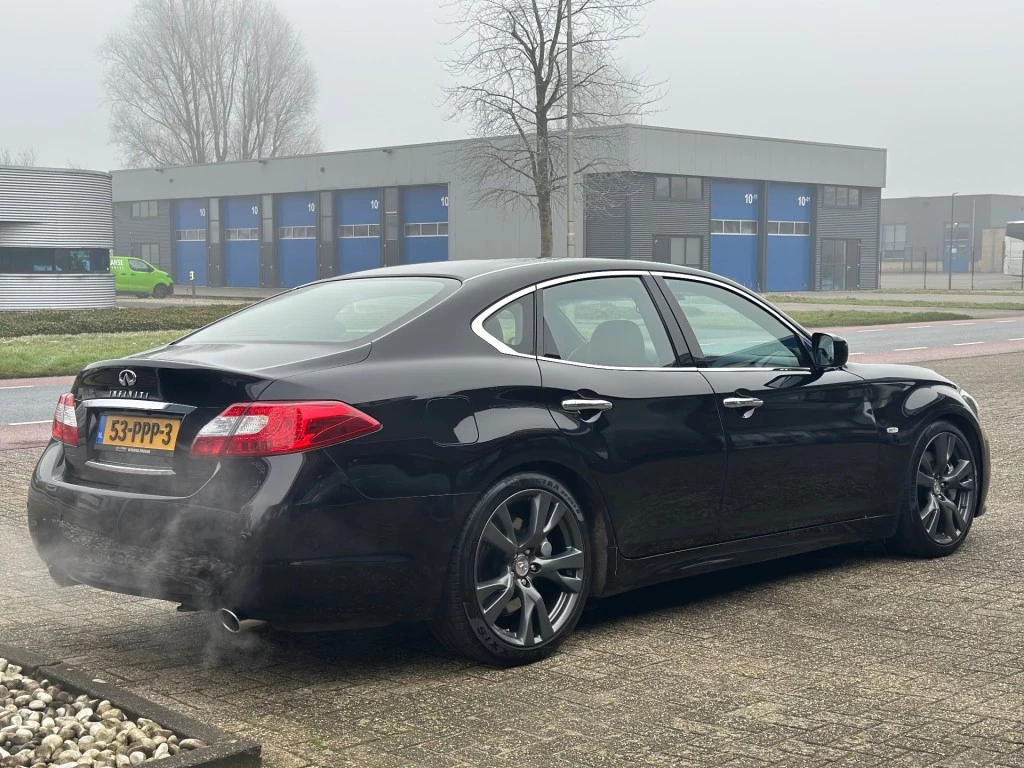 Hoofdafbeelding Infiniti M