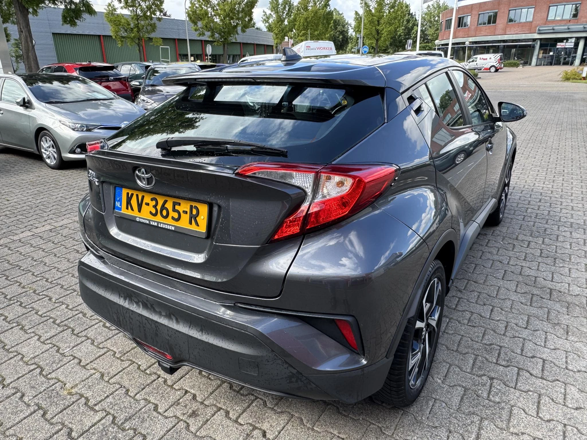 Hoofdafbeelding Toyota C-HR
