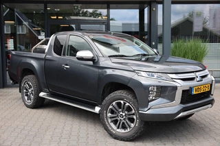 Hoofdafbeelding Mitsubishi L200 Mitsubishi L200 2.2 DI-D CLUB CAB INTENSE 4WD VAN