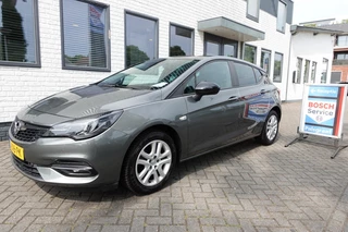 Hoofdafbeelding Opel Astra Opel Astra 1.2 110PK BNS EDITION 33.000 KM Zeer Fraai