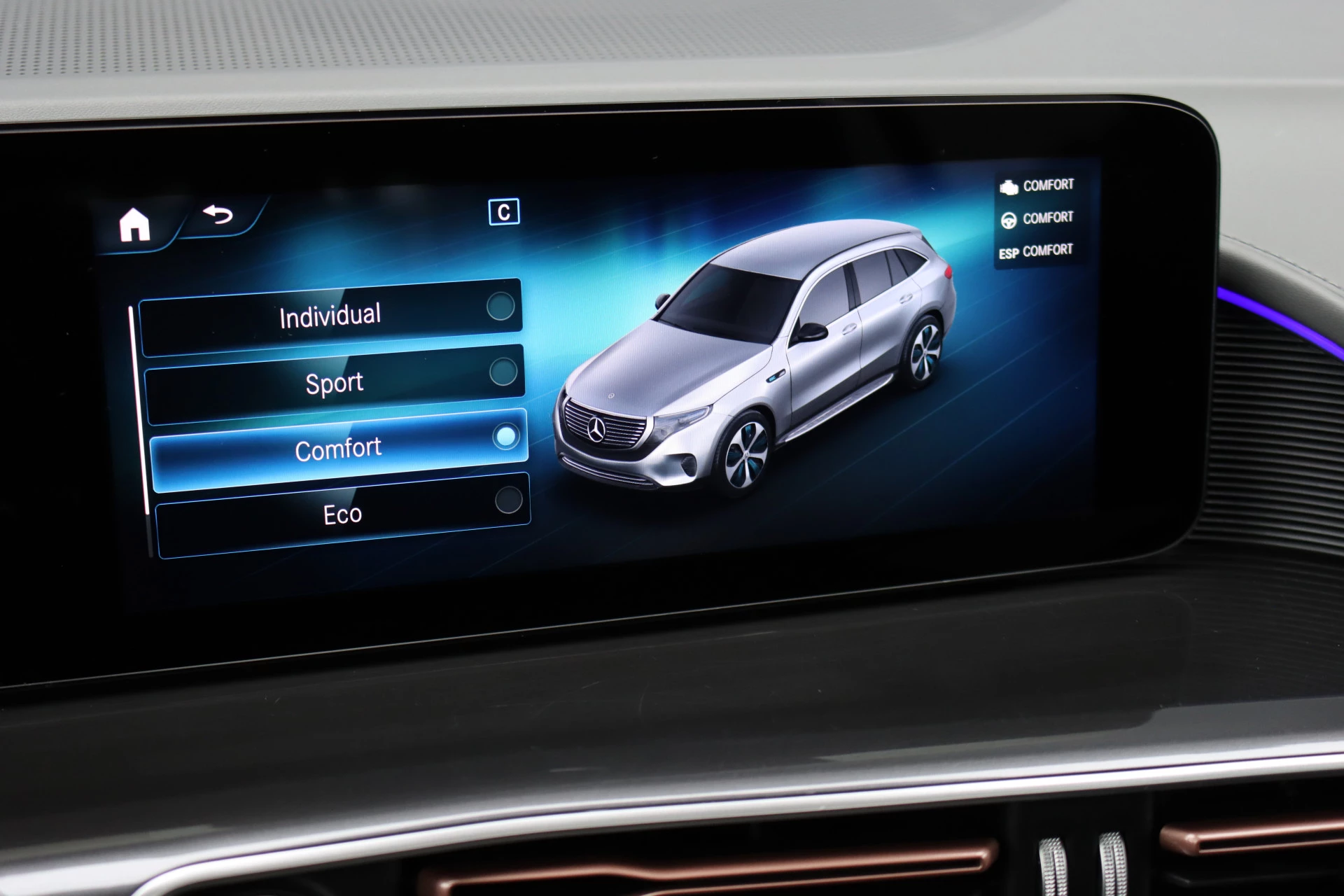 Hoofdafbeelding Mercedes-Benz EQC