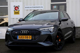 Hoofdafbeelding Audi e-tron Audi e-tron 55 quattro S-Line 408PK 95 kWh*Excl. BTW*Adapt. Luchtvering/Black Pack/Leder/Afneemb. Trekhaak/HUD/360/3D Camera/Memorie/Keyless Entry+Go/Stoelverw./Elek. Klep/LED/Sfeer/Standkachel/Parkeersens.V+A/21 inch LM*
