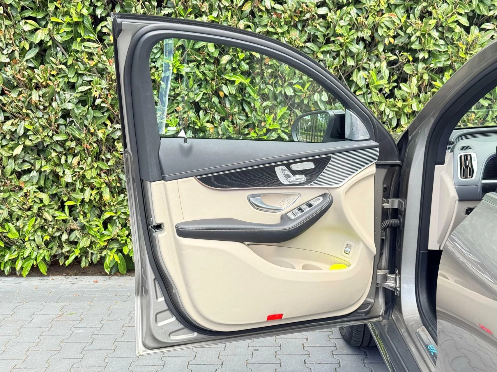 Hoofdafbeelding Mercedes-Benz EQC