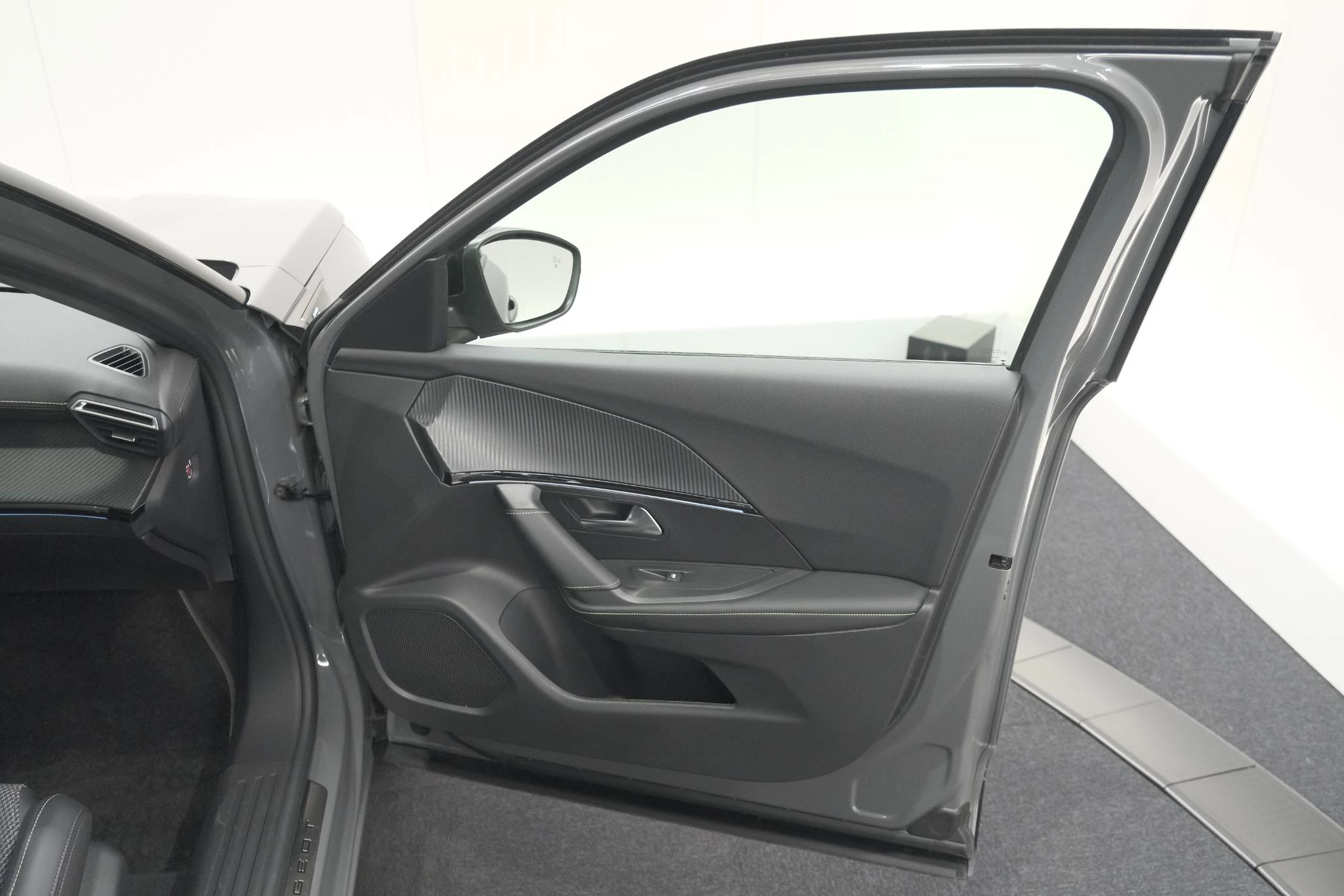 Hoofdafbeelding Peugeot e-2008