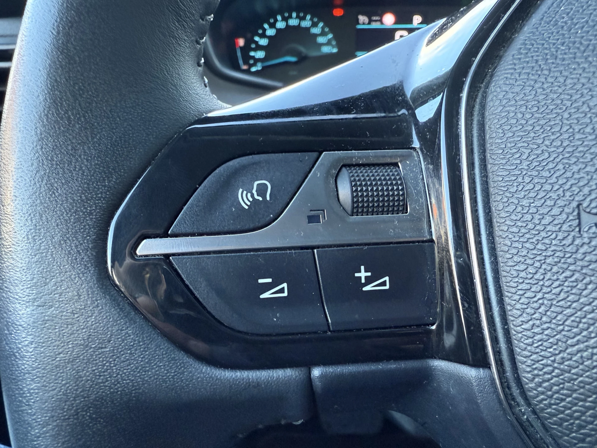 Hoofdafbeelding Peugeot e-208