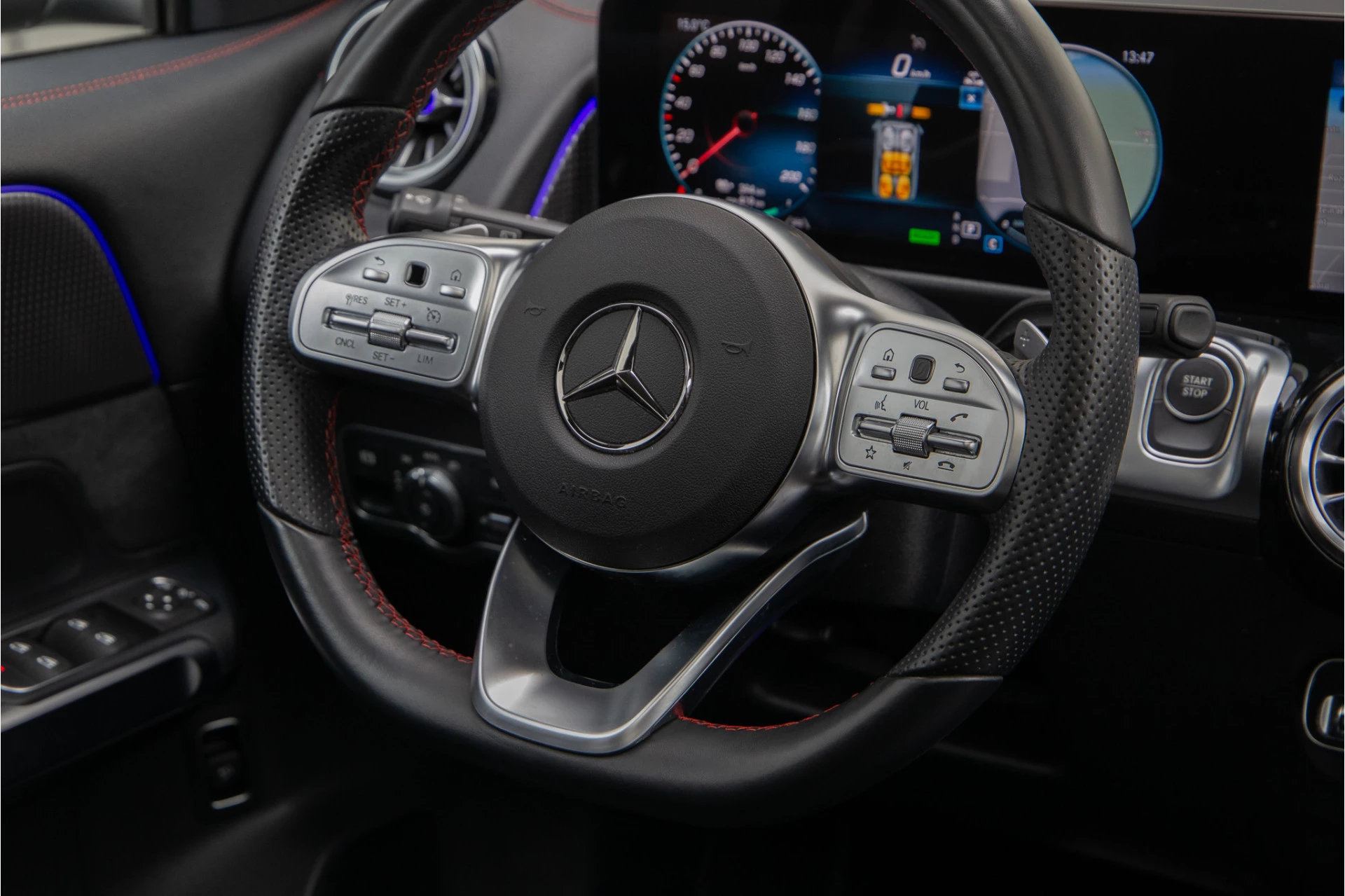 Hoofdafbeelding Mercedes-Benz EQB