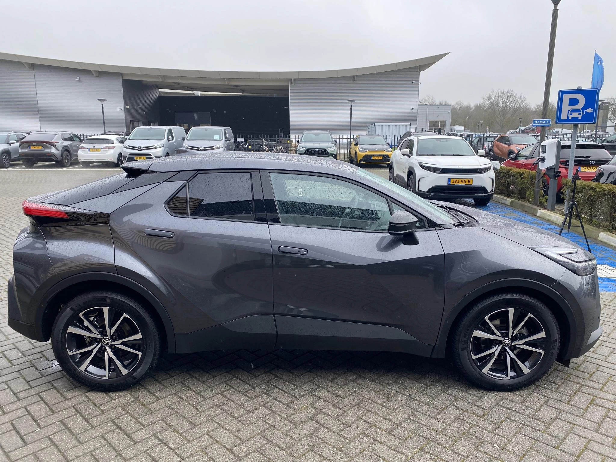 Hoofdafbeelding Toyota C-HR
