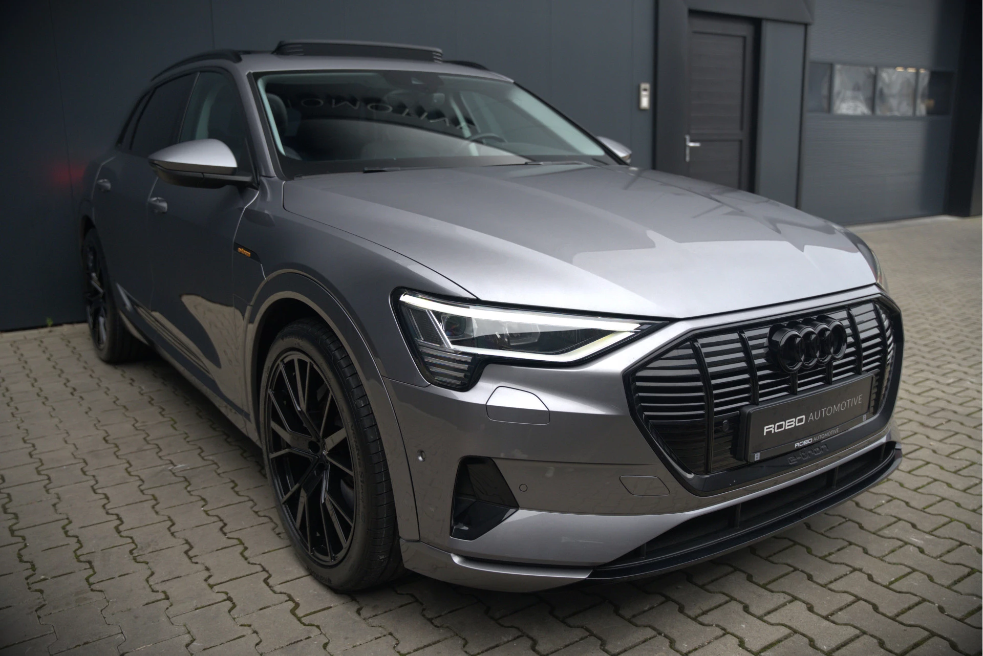 Hoofdafbeelding Audi e-tron
