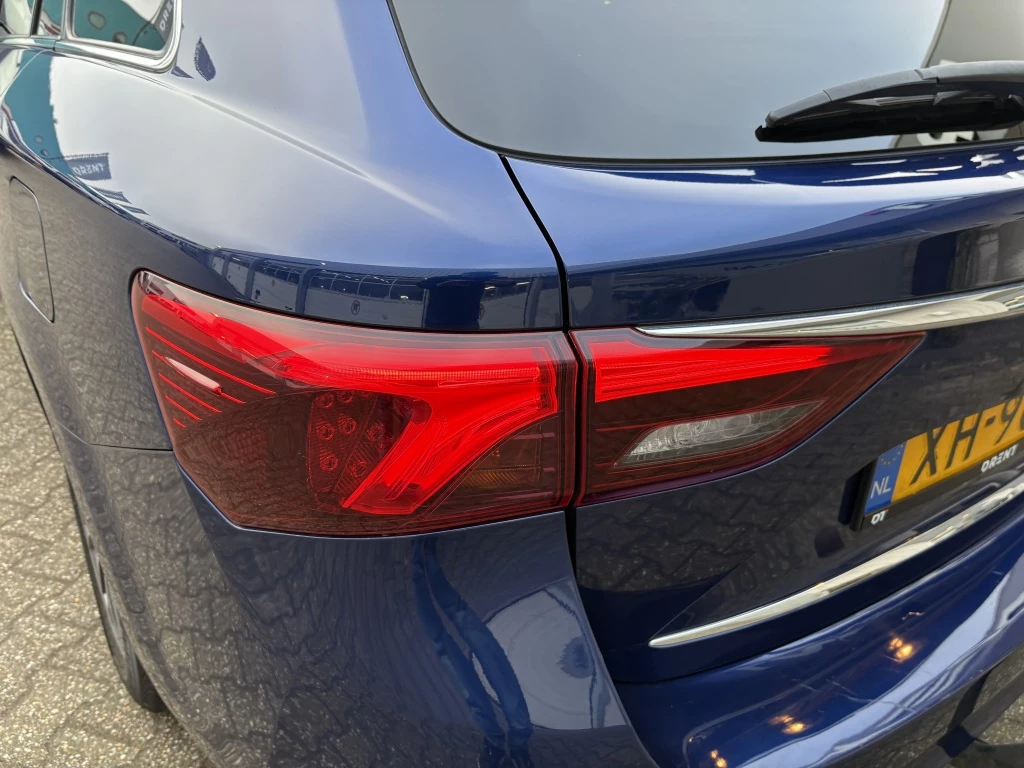 Hoofdafbeelding Toyota Avensis