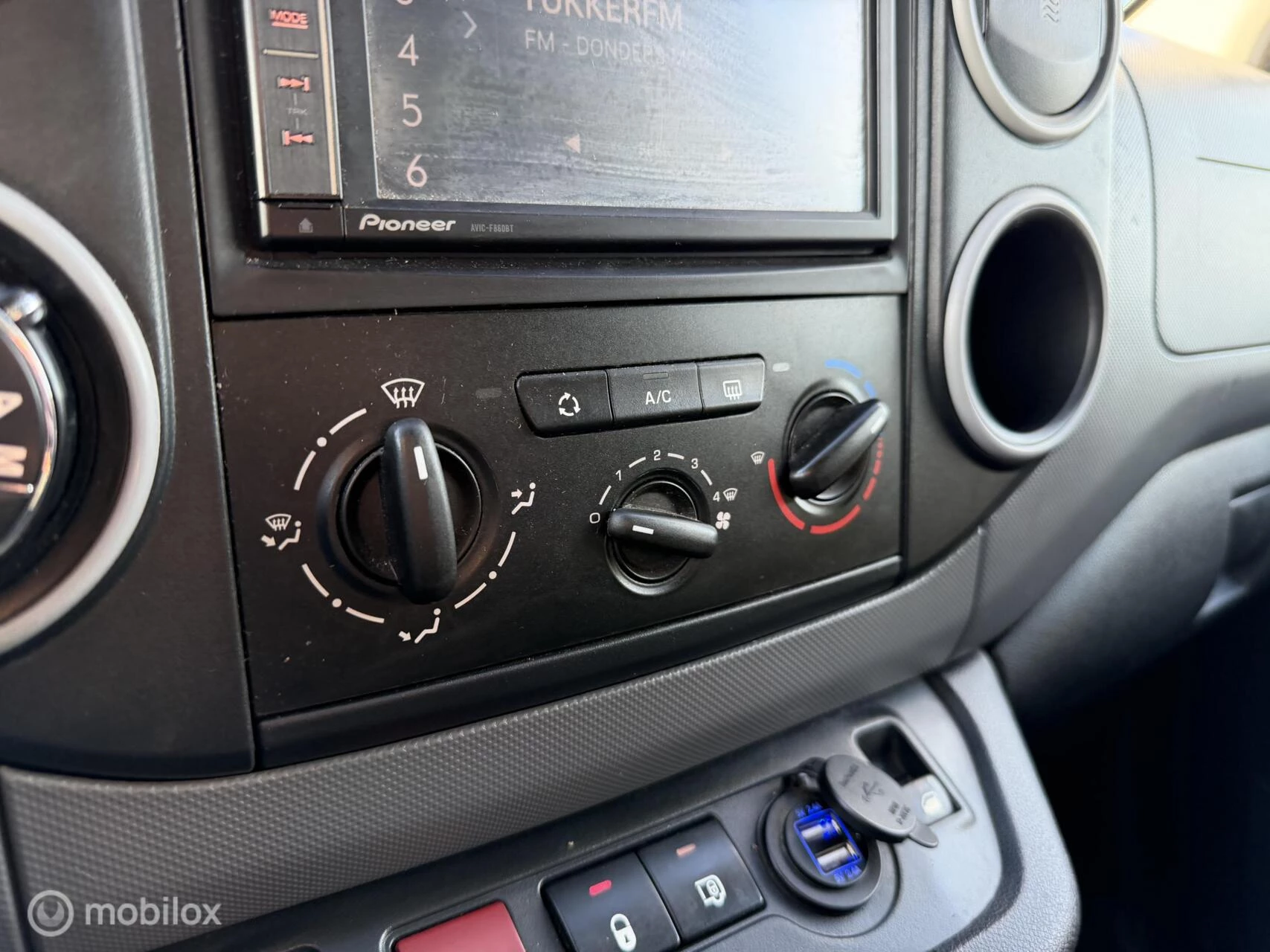 Hoofdafbeelding Peugeot Partner