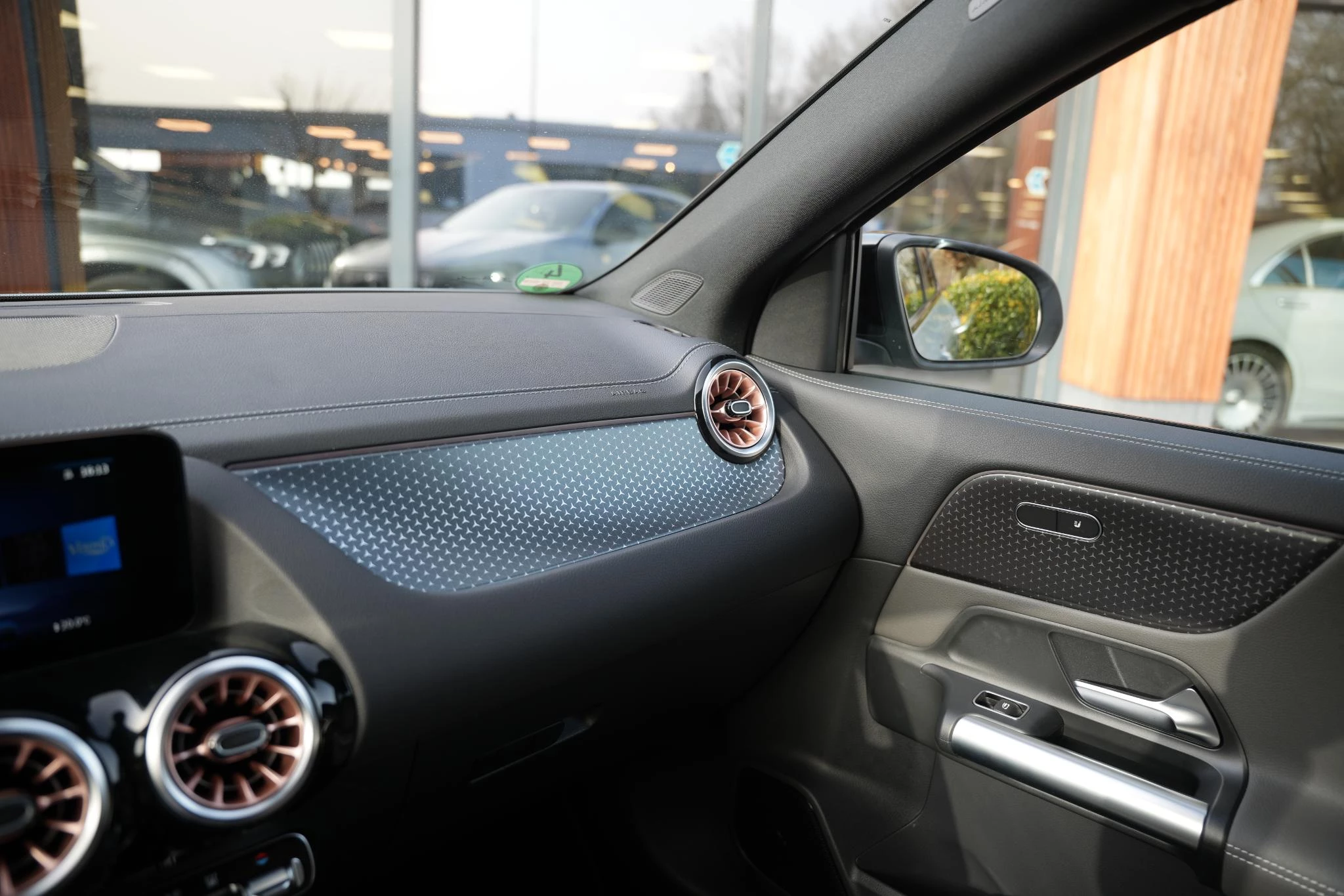 Hoofdafbeelding Mercedes-Benz EQA