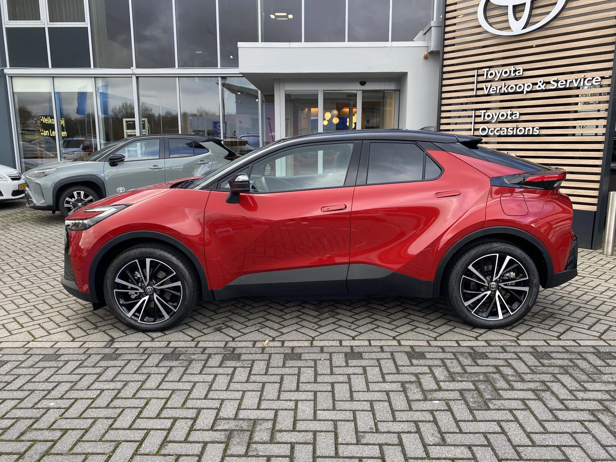 Hoofdafbeelding Toyota C-HR