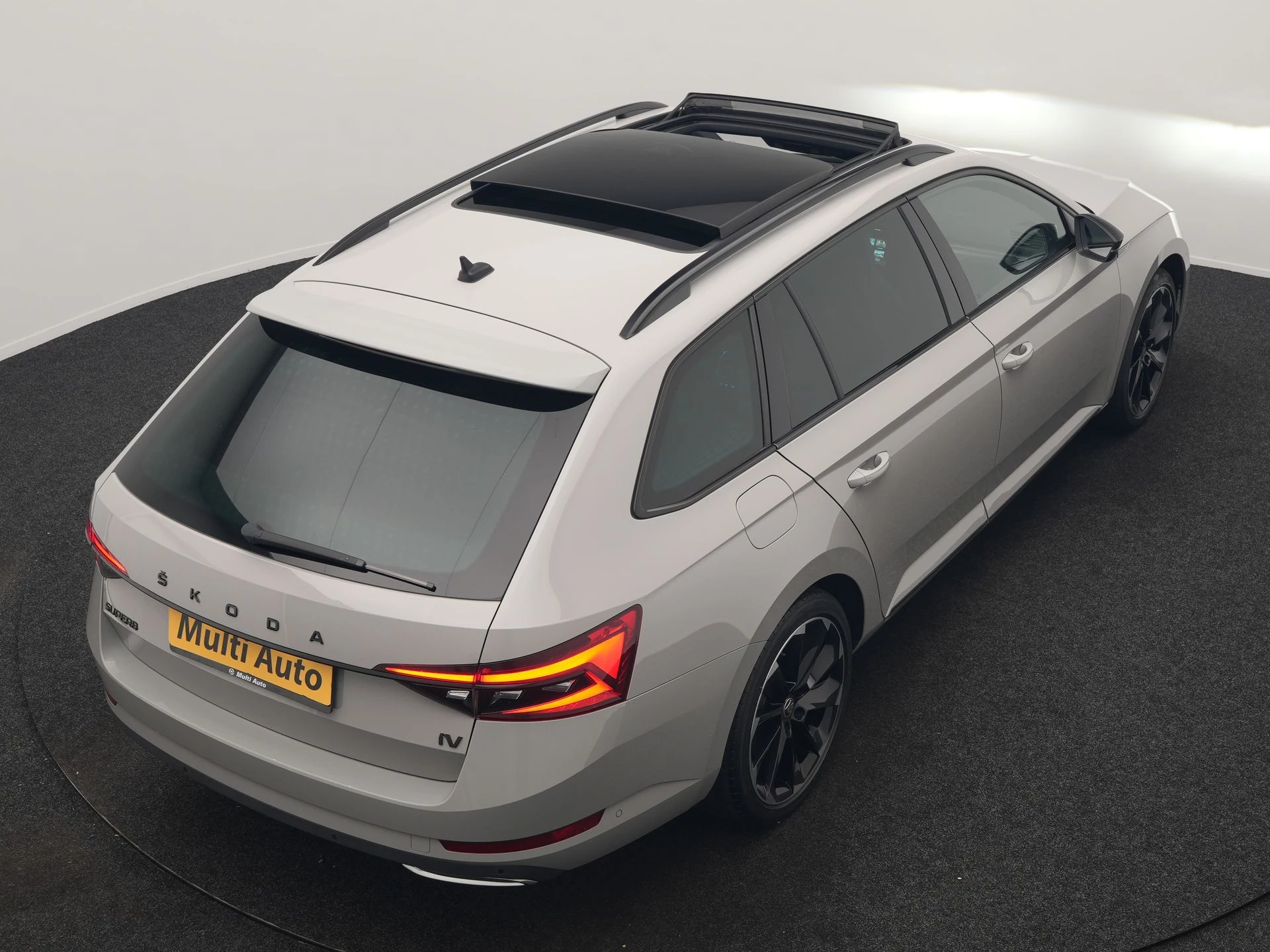 Hoofdafbeelding Škoda Superb