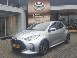 Hoofdafbeelding Toyota Yaris Toyota Yaris 1.5 HYBRID BUSINESS BLIND SPOT KEYLESS STOELVERW PRIVACY GLASS PARK-SENSOREN APPLE/ANDROID PRIVACY GLASS