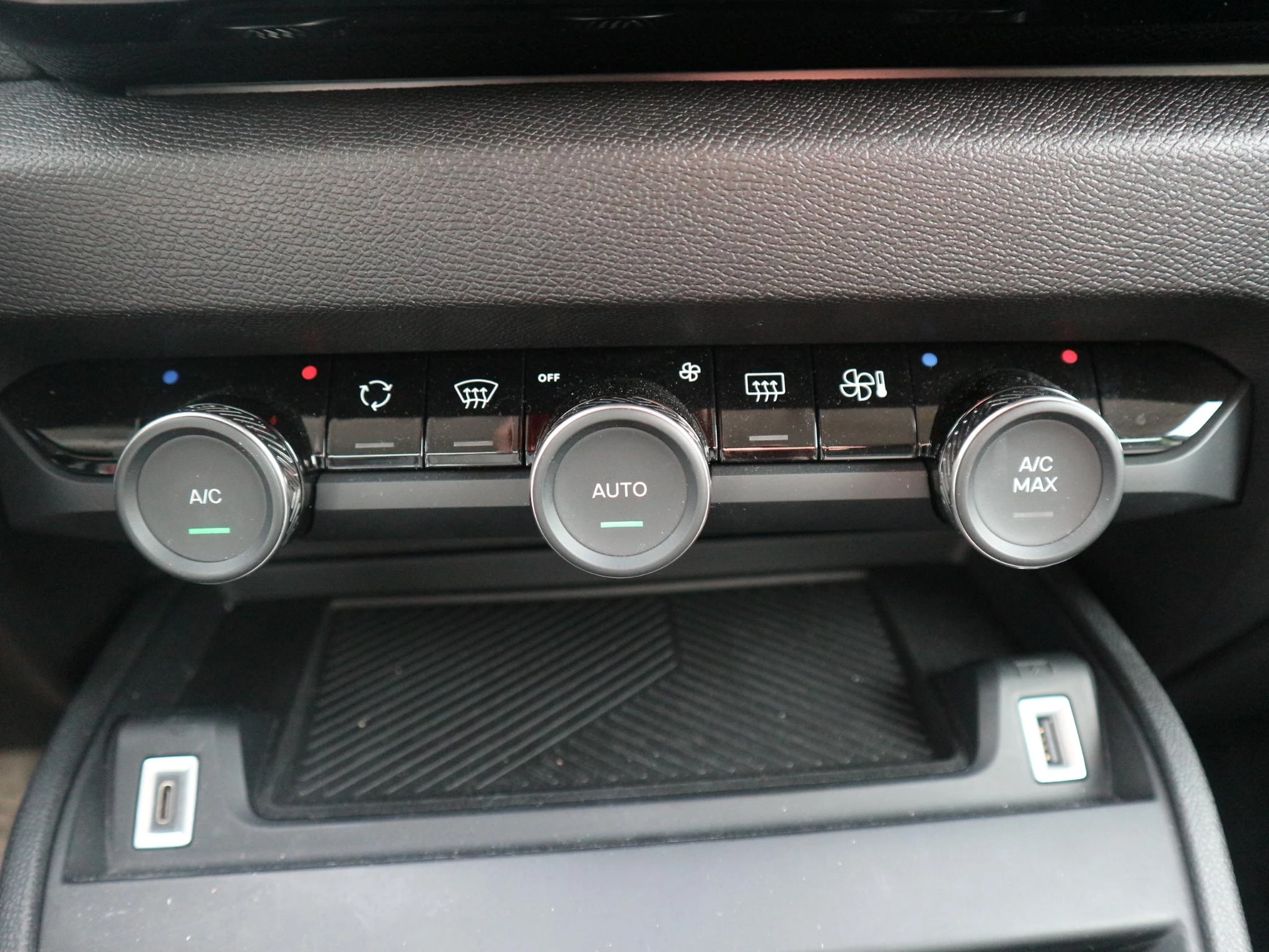 Hoofdafbeelding Citroën ë-C4
