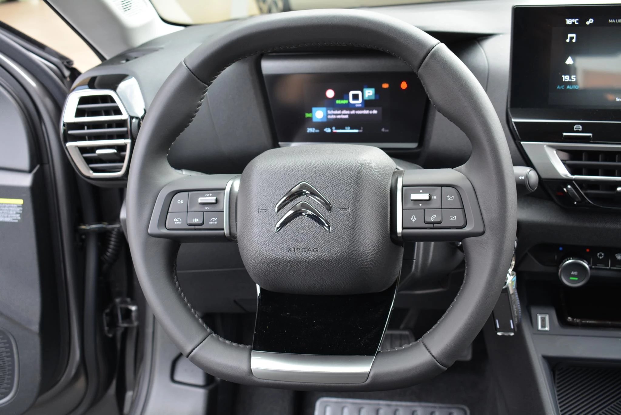 Hoofdafbeelding Citroën Ë-C4