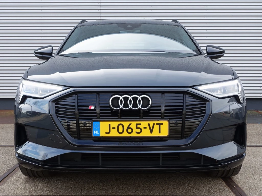 Hoofdafbeelding Audi e-tron