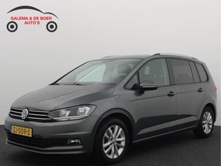 Hoofdafbeelding Volkswagen Touran Volkswagen Touran 1.5 TSI 150PK Comfortline Business 7p CAMERA / STOELVERW / DAB+ / ACC / PDC / BLUETOOTH / CRUISE / NL-AUTO