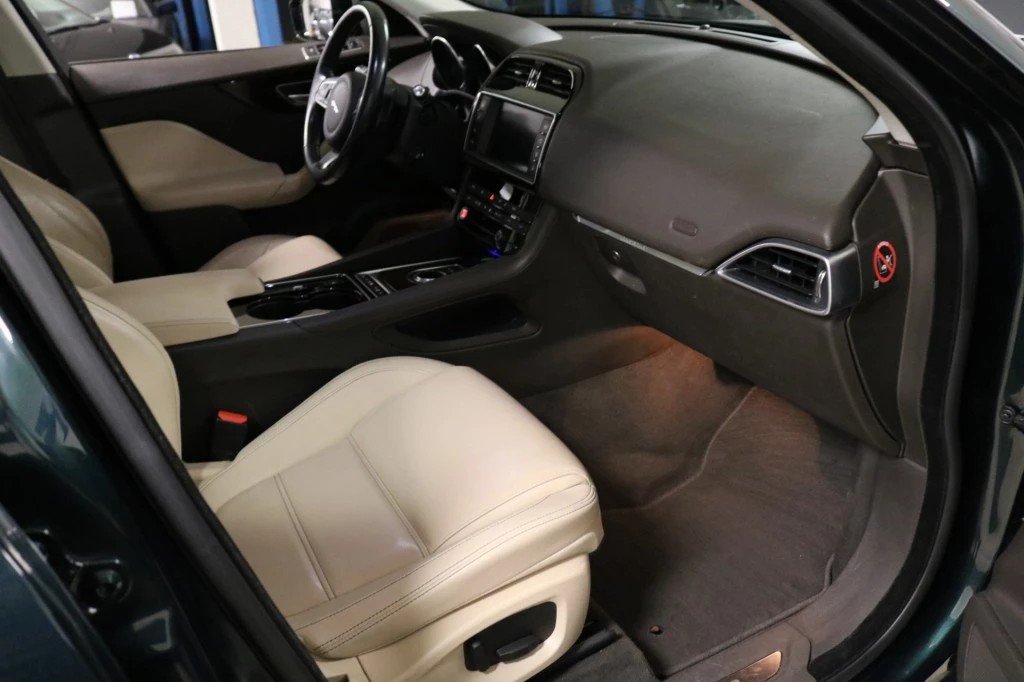 Hoofdafbeelding Jaguar F-PACE