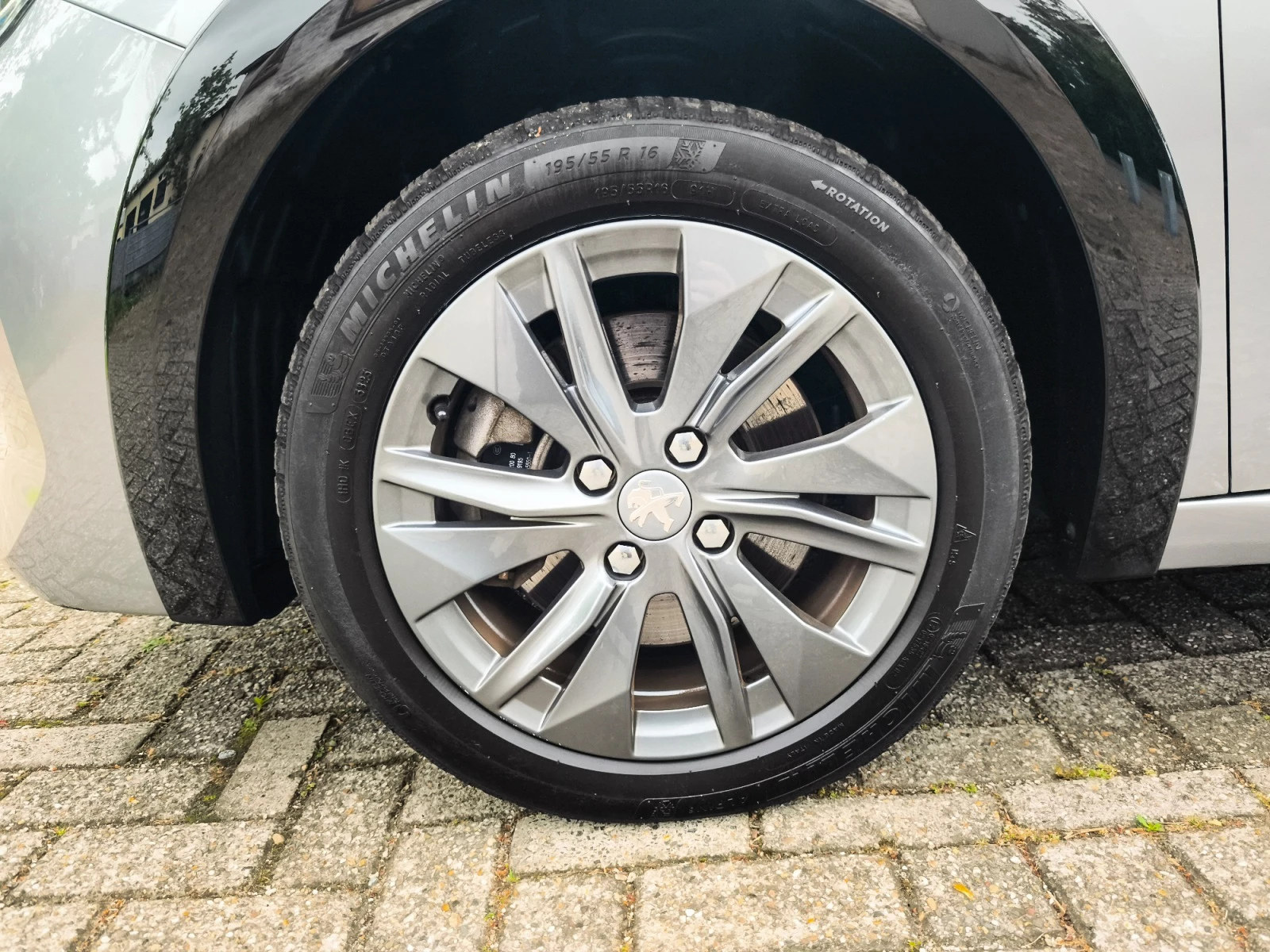 Hoofdafbeelding Peugeot e-208