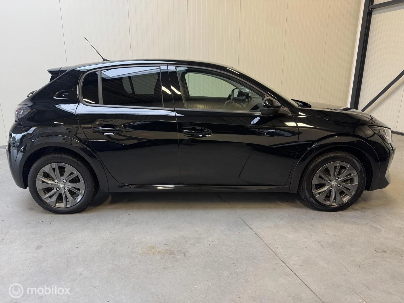 Hoofdafbeelding Peugeot e-208