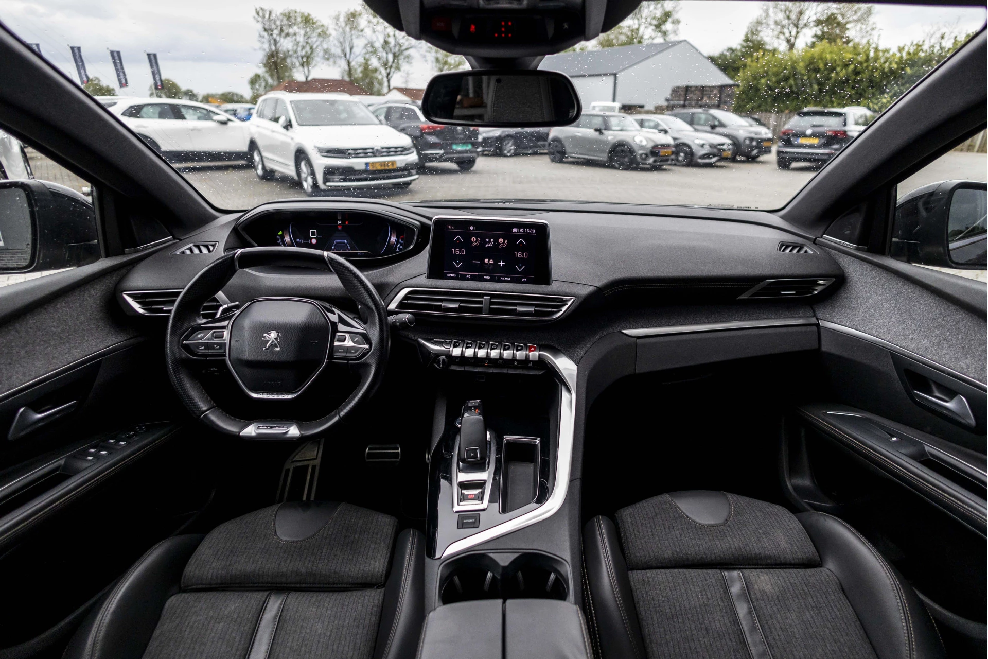 Hoofdafbeelding Peugeot 5008