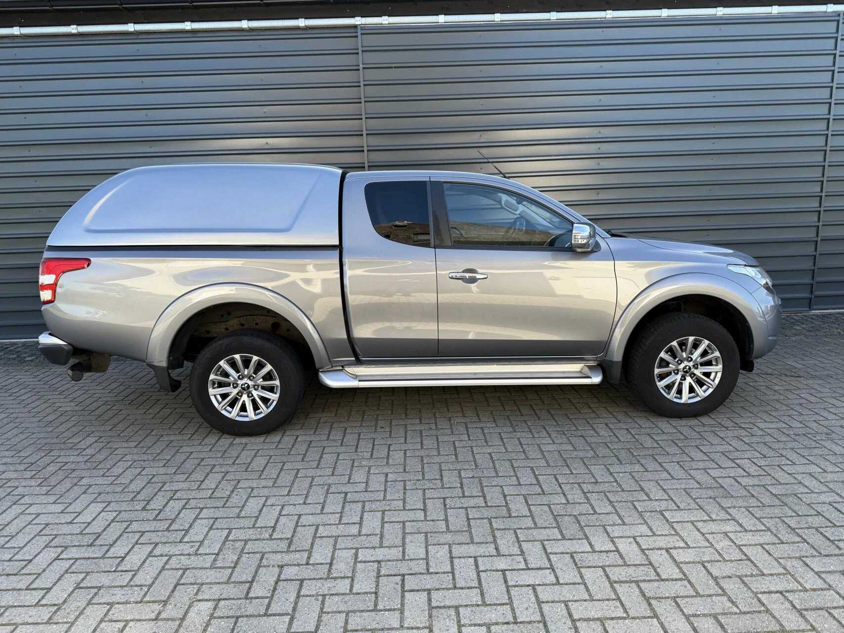 Hoofdafbeelding Mitsubishi L200
