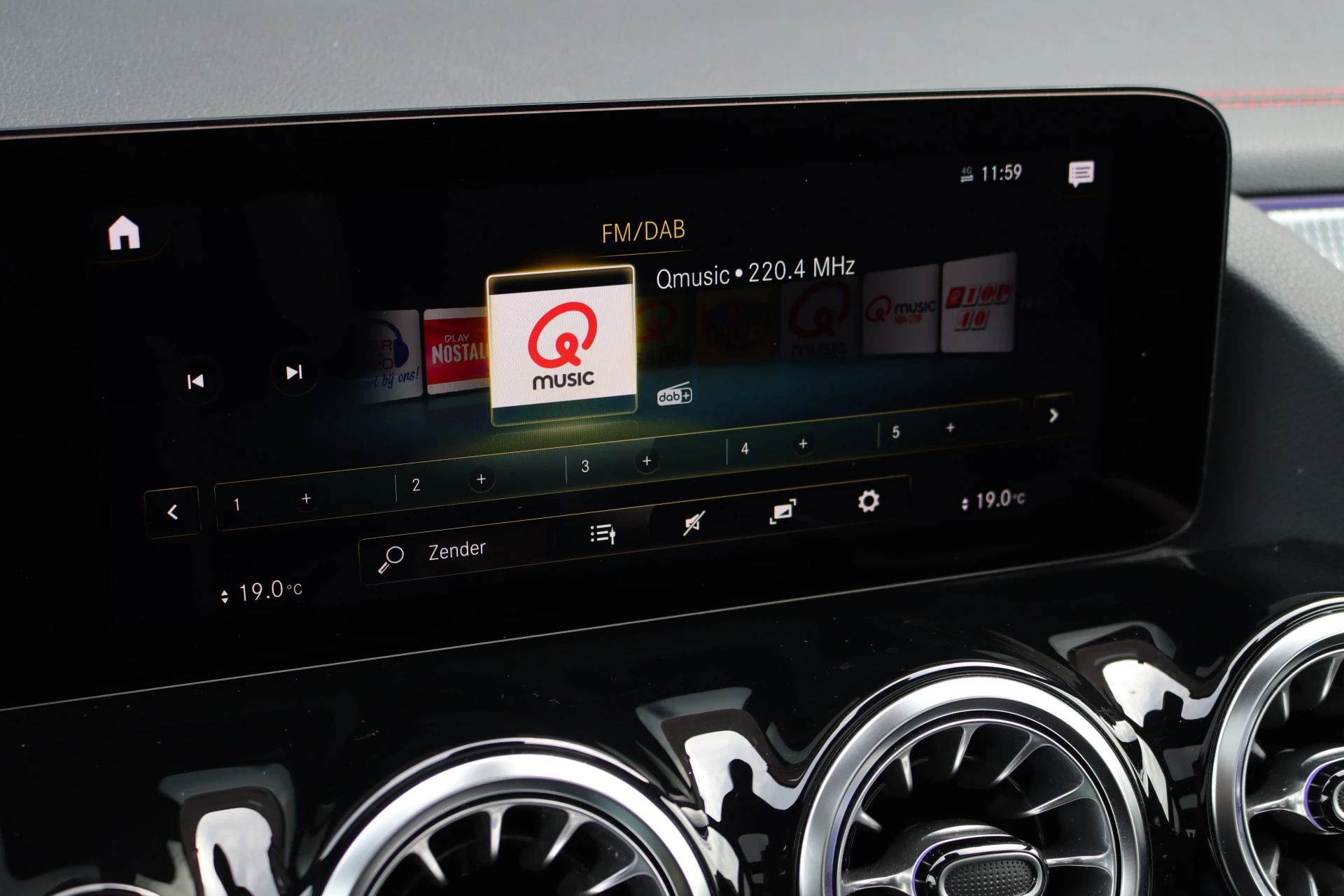 Hoofdafbeelding Mercedes-Benz EQA