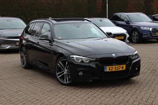 BMW 3 Serie Touring 320i M Sport Edition / Panoramadak / Camera / Head-up / Leder / Keyless / 18'' / Navigatie / Stoelverwarming / DAB / Cruise Control