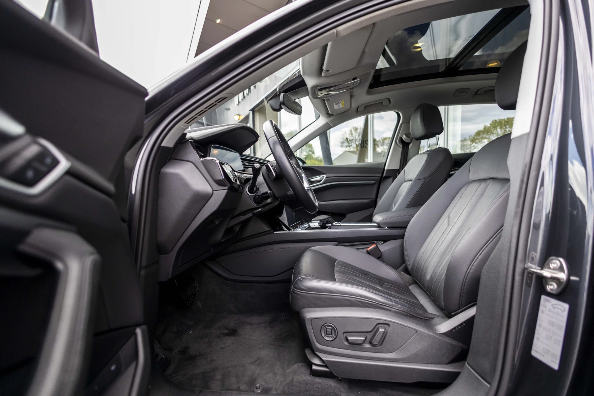 Hoofdafbeelding Audi e-tron