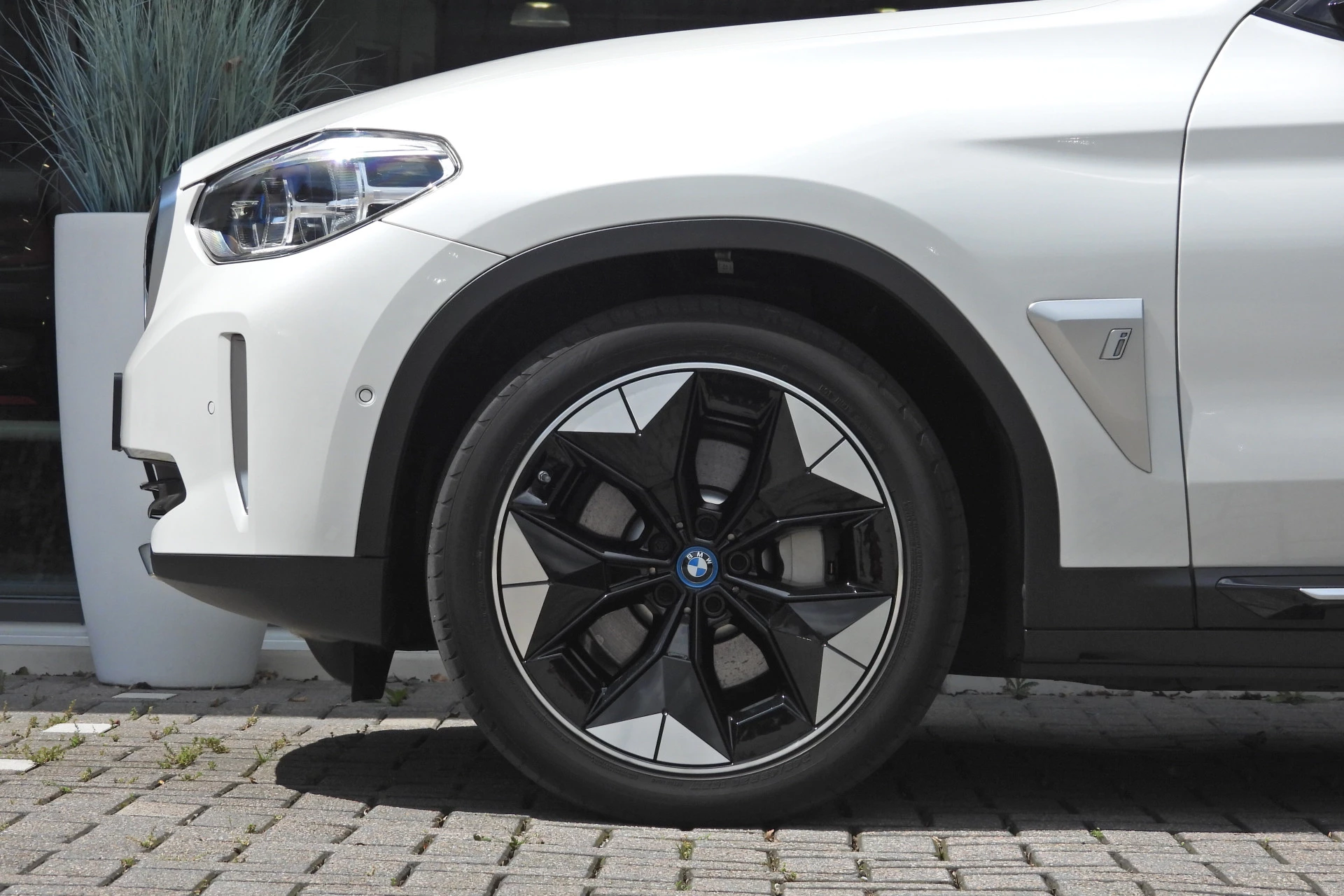 Hoofdafbeelding BMW iX3