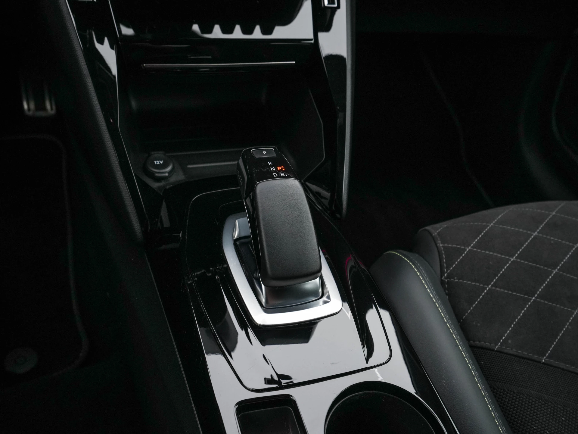 Hoofdafbeelding Peugeot e-208