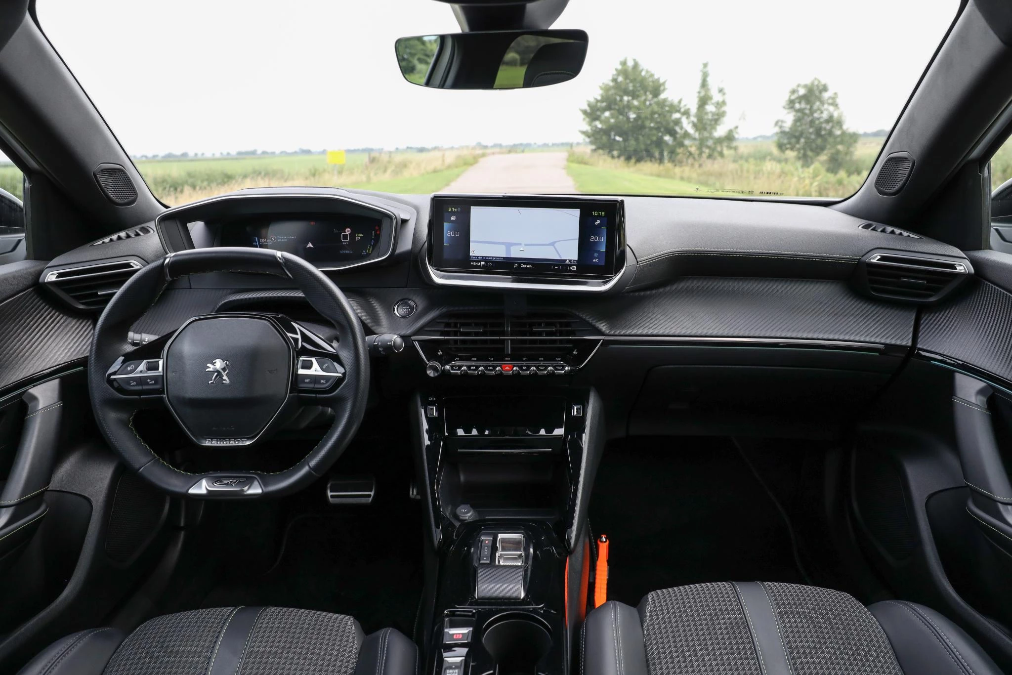Hoofdafbeelding Peugeot e-2008