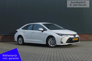 Hoofdafbeelding Toyota Corolla Toyota Corolla Sedan 1.8 Hybrid Active I 1e Eigenaar I NL-auto
