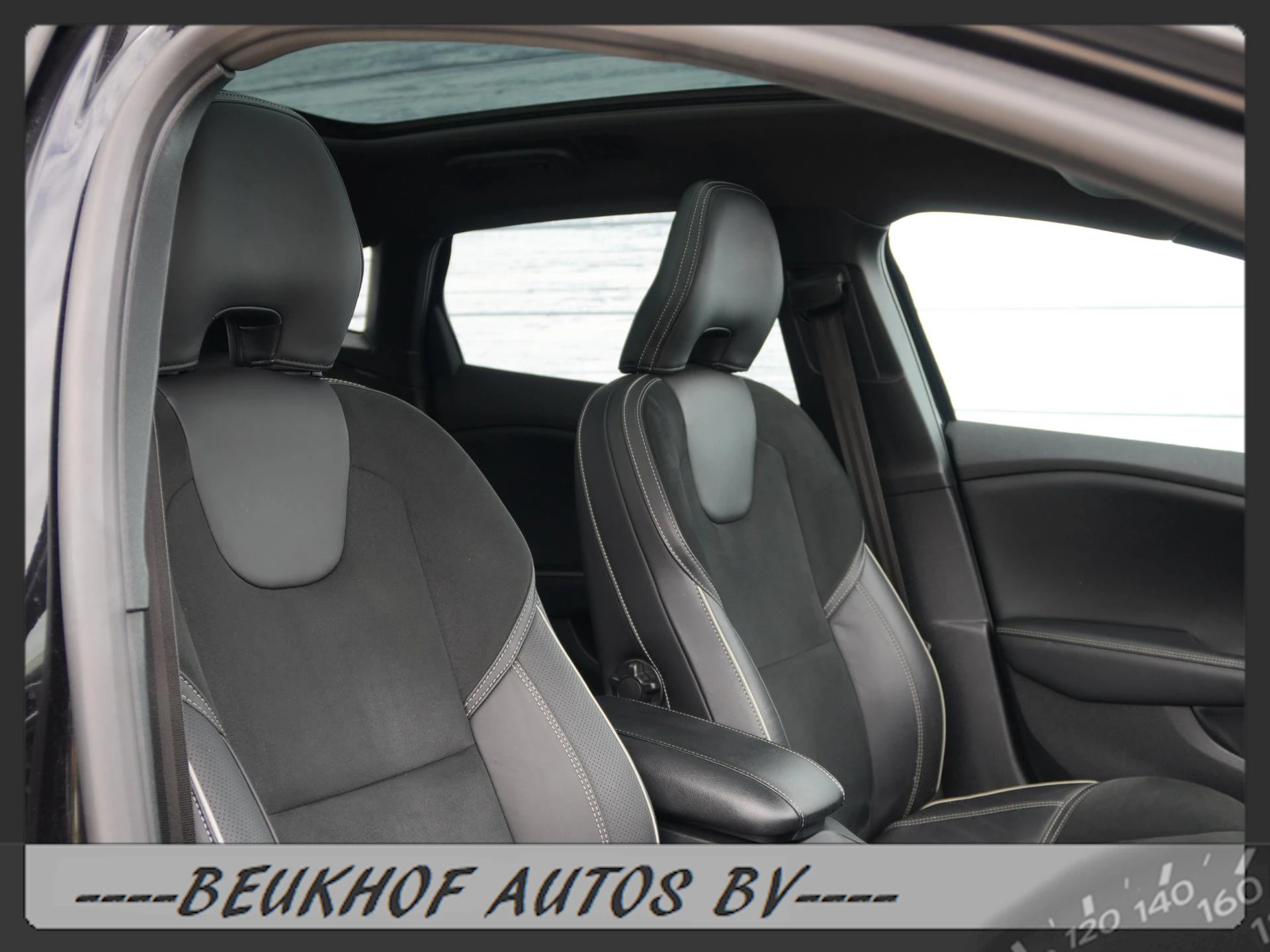 Hoofdafbeelding Volvo V40