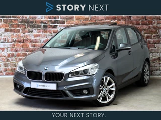 BMW 2 Serie Active Tourer 220i Essential Automaat / Navigatiesysteem / Trekhaak / Panoramadak / Stoelverwarming / Climate Control / 18 Inch / LED / Adaptief Onderstel / Lichtpakket / Bluetooth / Cruise Control / Parkeersensoren / Hifi
