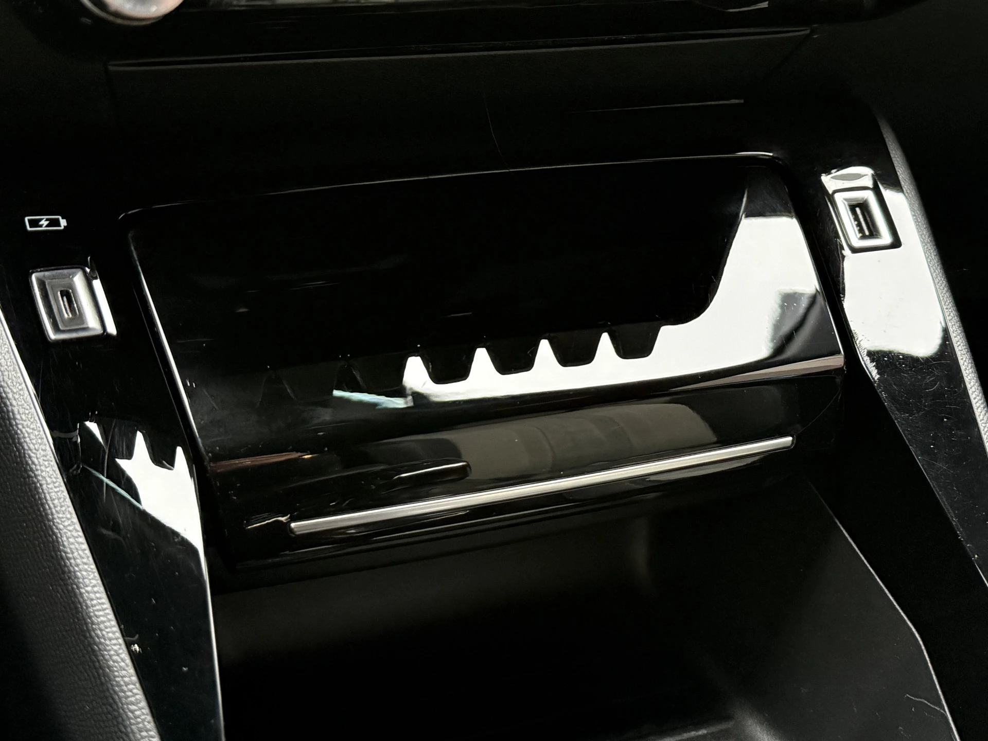 Hoofdafbeelding Peugeot e-2008