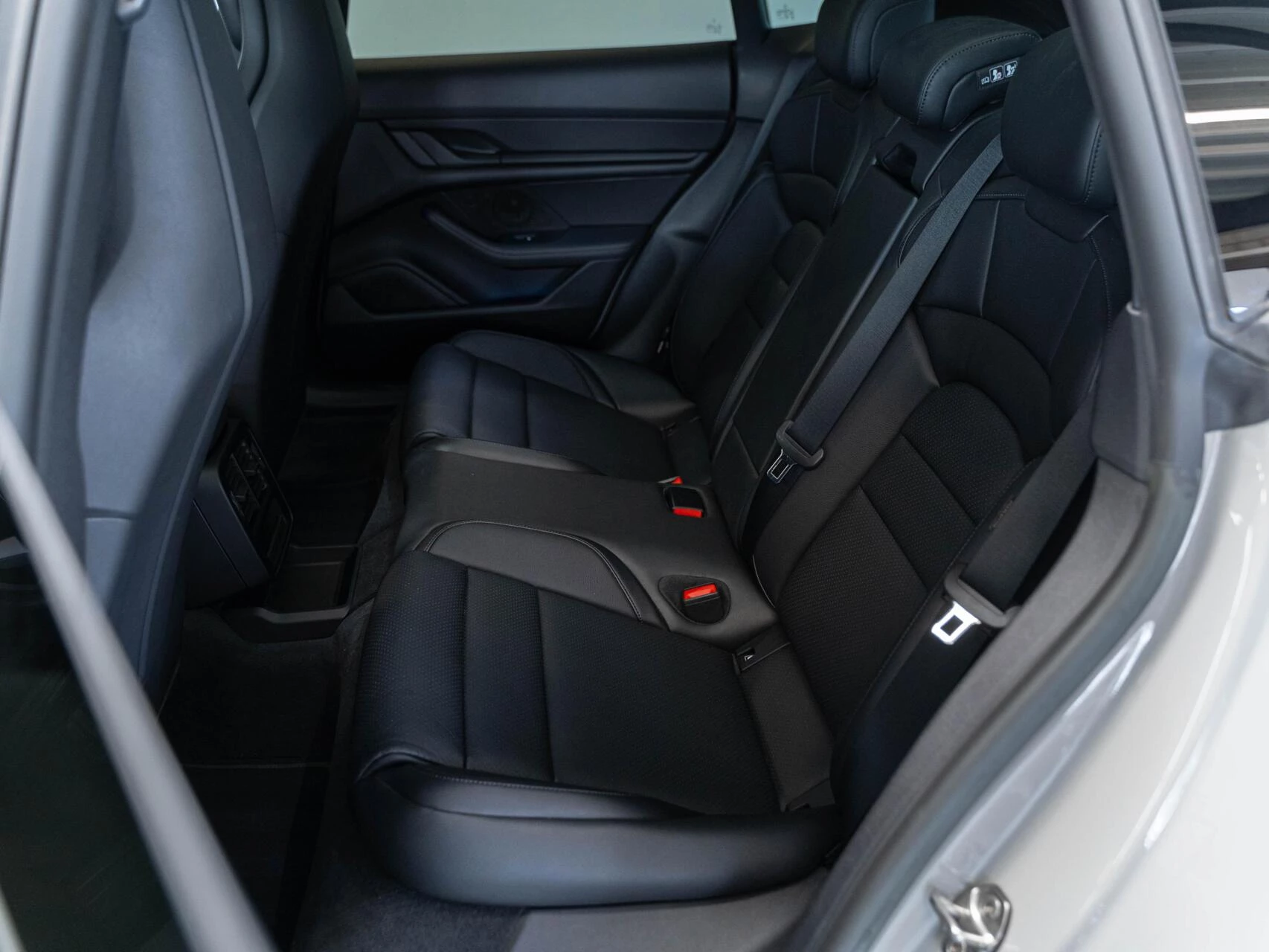 Hoofdafbeelding Porsche Taycan