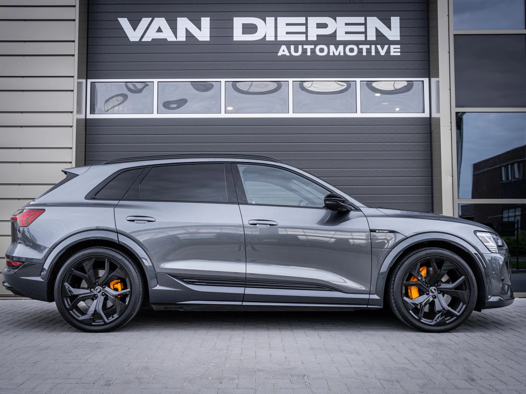 Hoofdafbeelding Audi e-tron