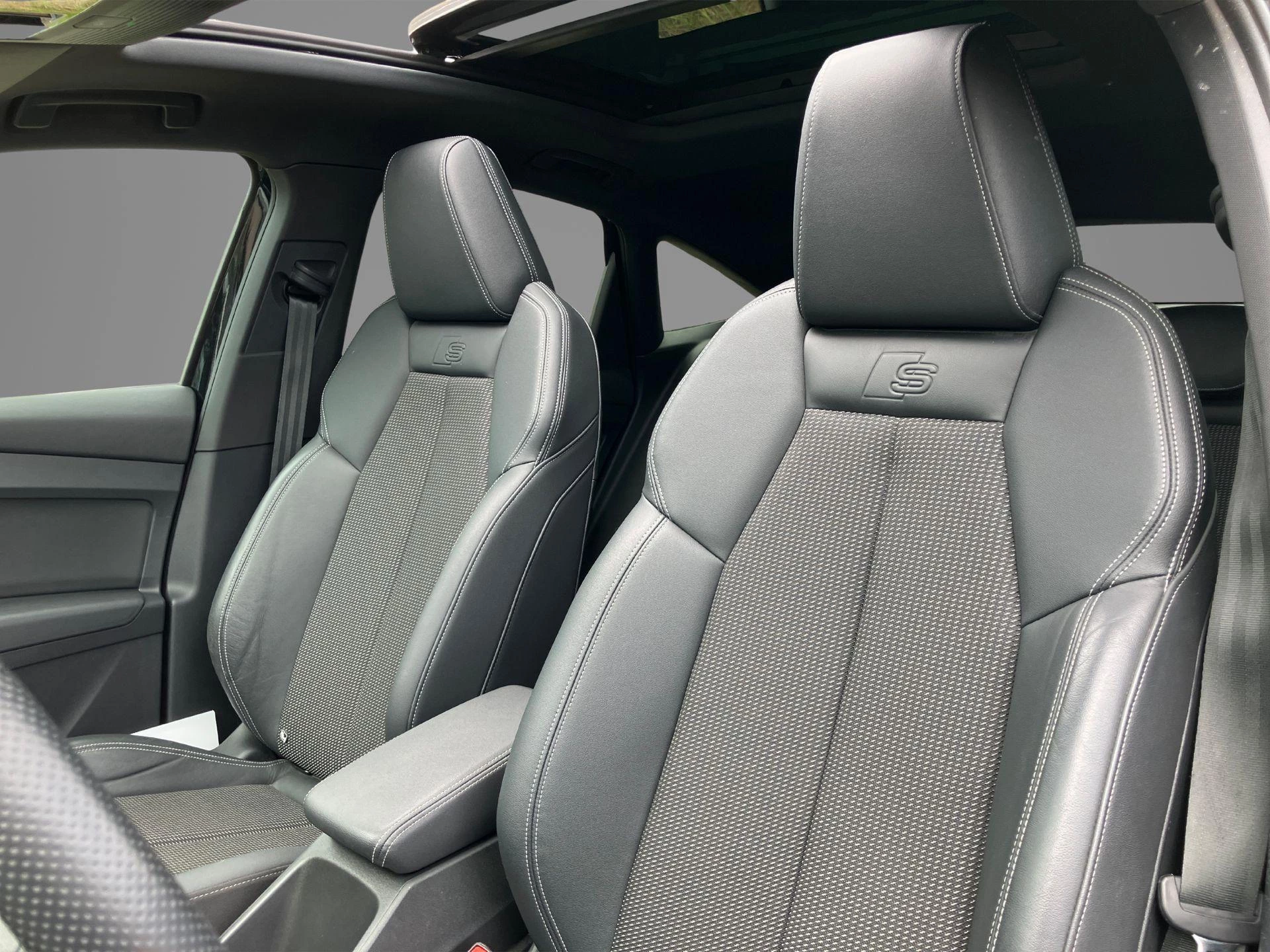 Hoofdafbeelding Audi Q4 Sportback e-tron